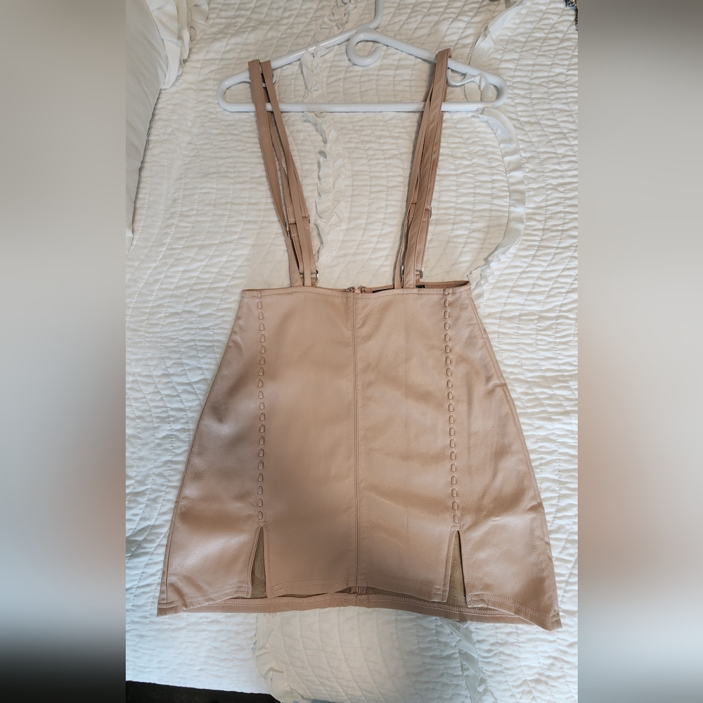 Suspender skirt